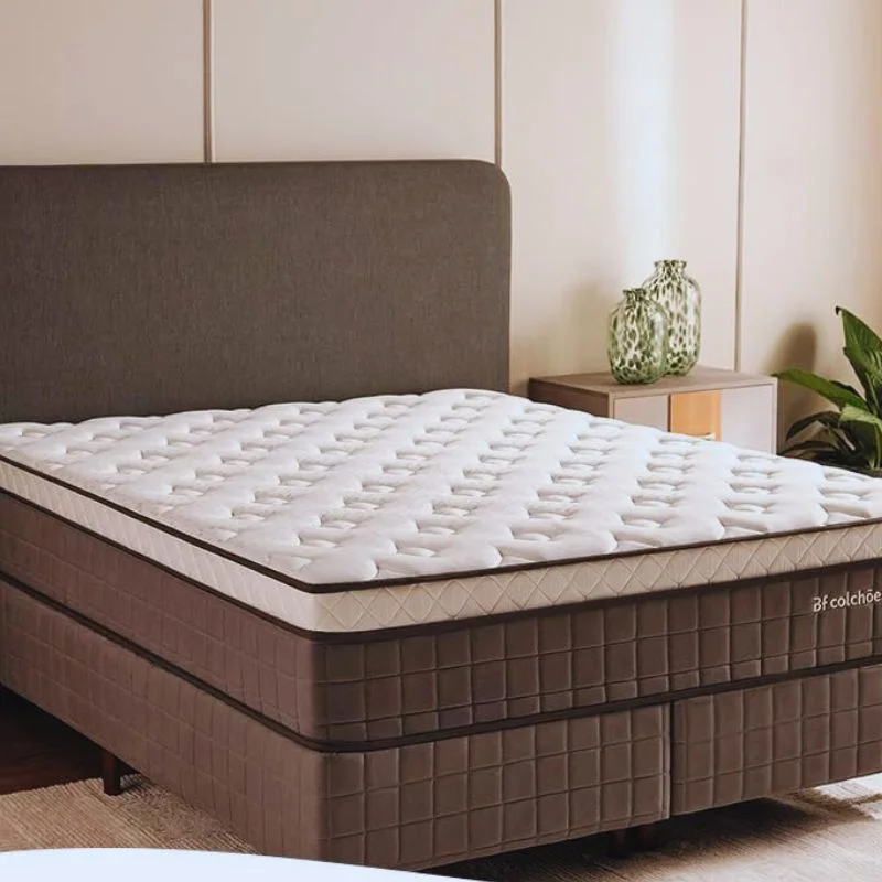 Colchão BF London Prime de molas ensacadas com lateral cinza e tampo em malha belga.